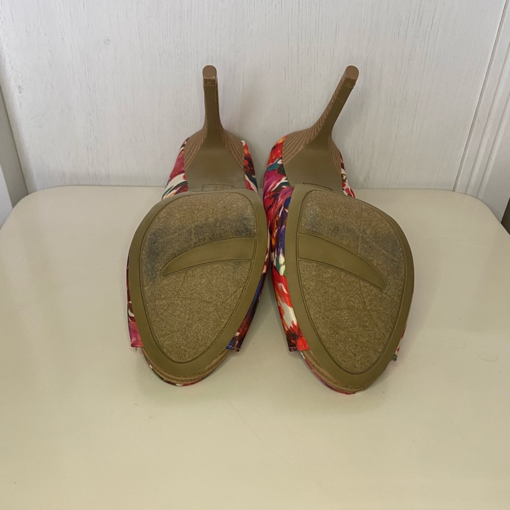 Christian Siriano heels. Floral multicolored.